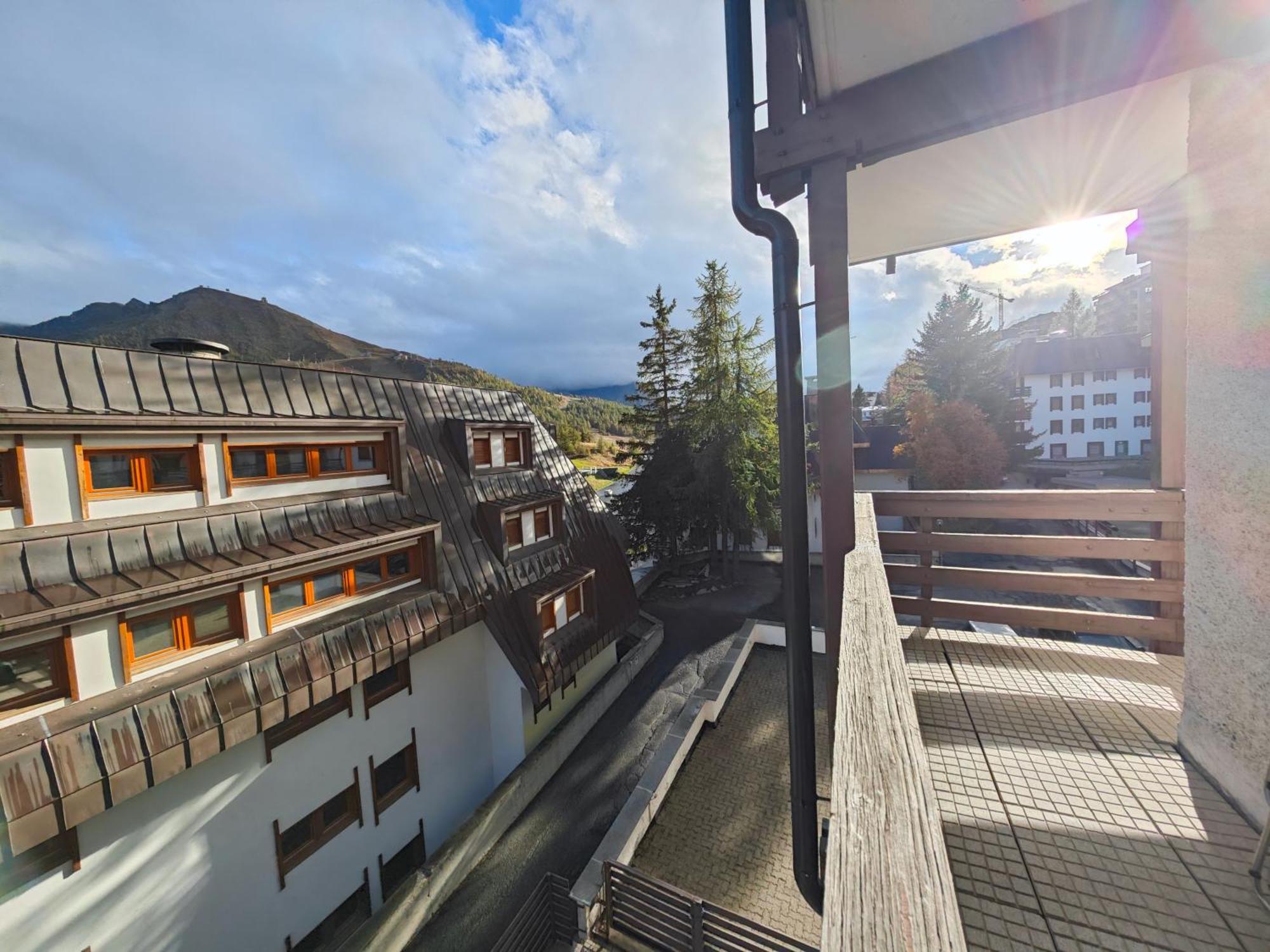 Hostdomus - Il Cerbiatto Apartment Colle Sestriere Exterior foto
